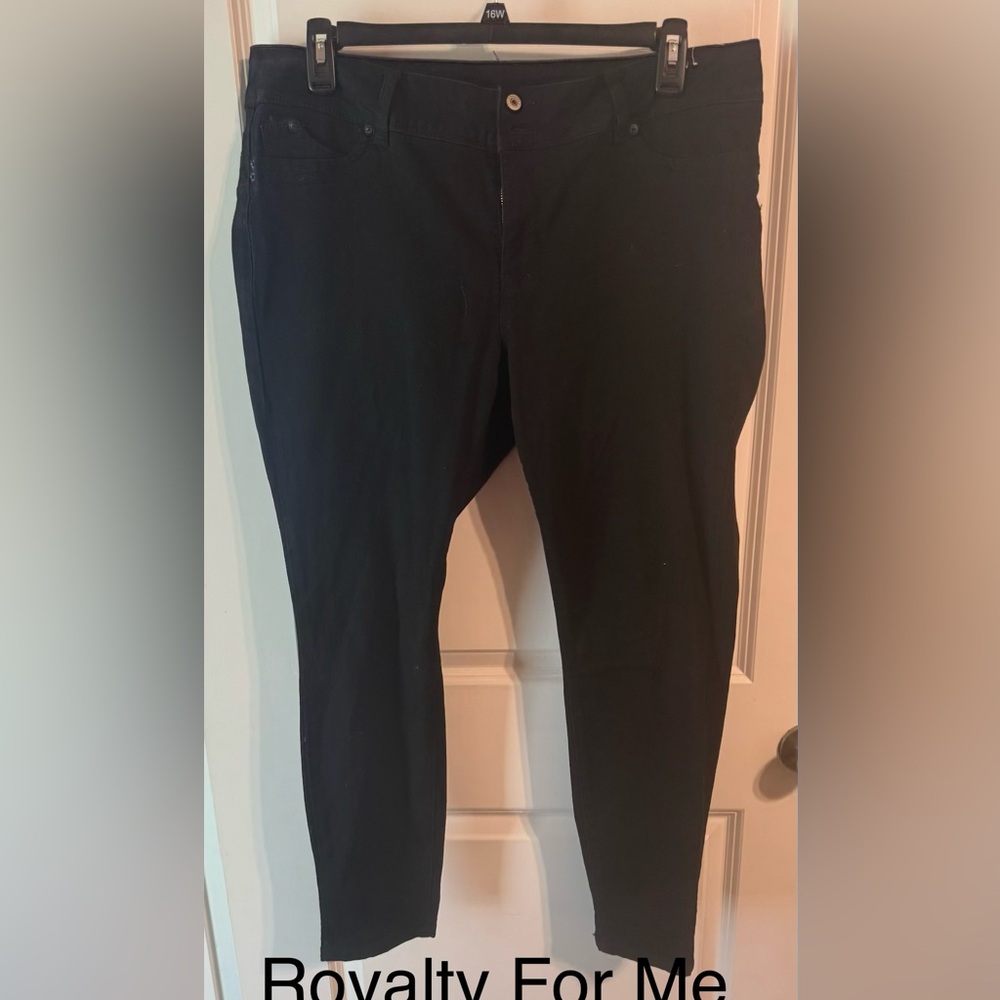 Royalty For Me Women's Black Skinny Jeans